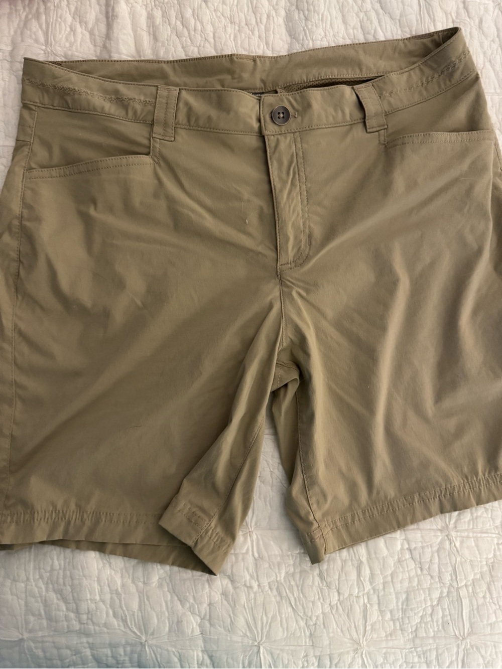 Eddie Bauer Tan Nylon Hiking Shorts Khaki Size 14. 7”